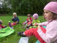 ...a taky se toho hodně napovída. Je to taková společenská událost