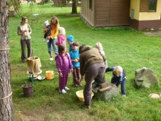 S Andrejkou jsme si vyrobili vlastní mošt.