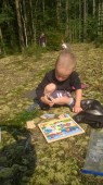 ...někdo skládá puzzle a...