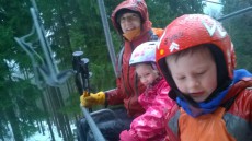 Prší, prší jen se leje, Skaláček se tomu směje.